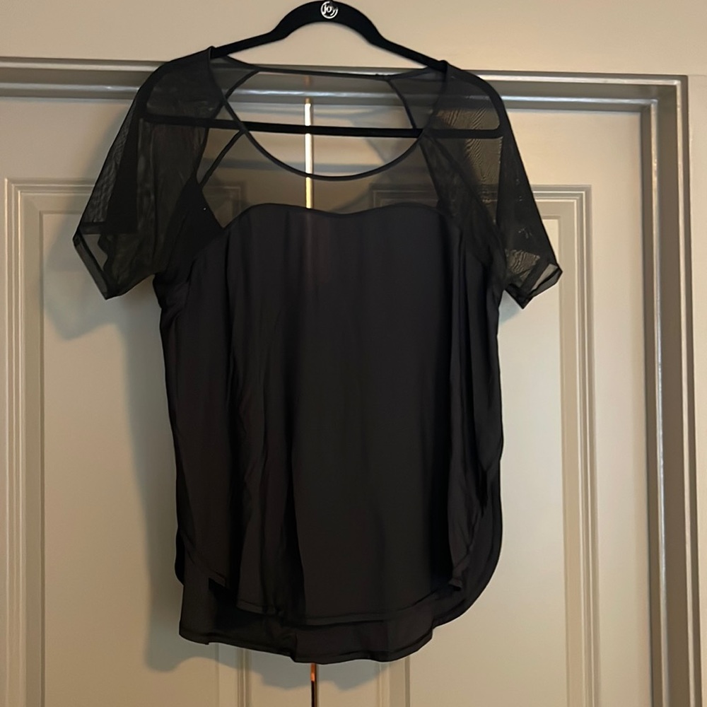 Lululemon black top
